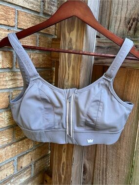 SHEFIT Front-Zip High Support Bra in Light Gray